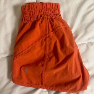 Lululemon Tracker Short 4" GREAT CONDITION